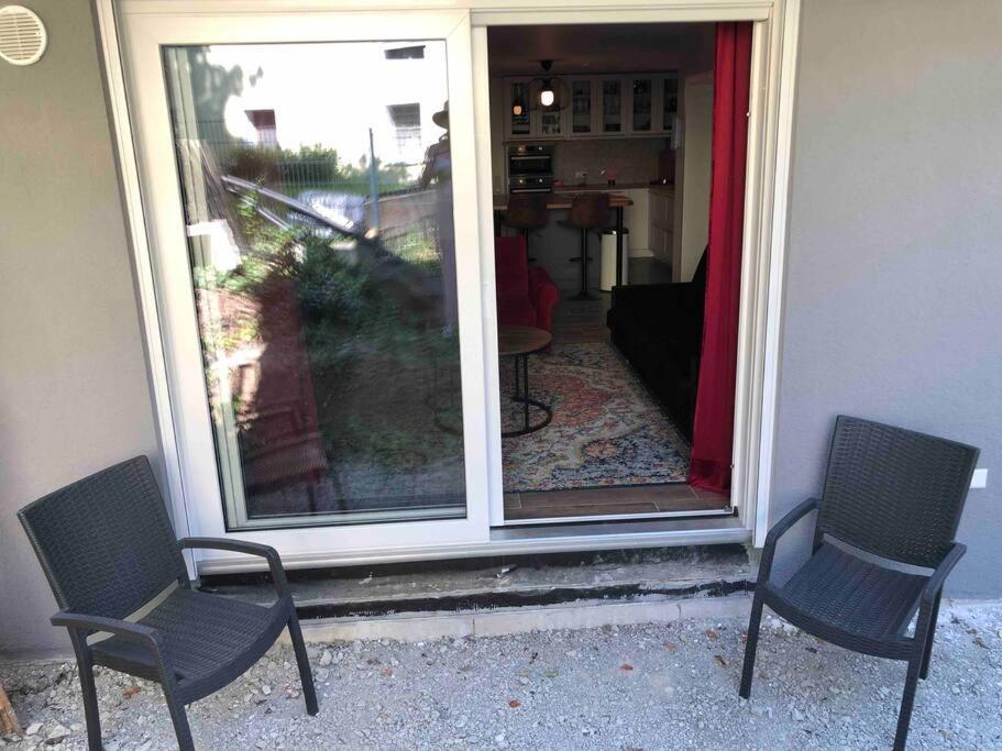 Stylisches Maybach Appartement Mit Terrasse Fuer 5 Personen, 5 Betten, Grosse Kochinsel, Homeoffice Mit 250Mbit Wlan Aidlingen Exterior photo