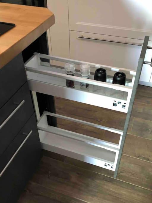 Stylisches Maybach Appartement Mit Terrasse Fuer 5 Personen, 5 Betten, Grosse Kochinsel, Homeoffice Mit 250Mbit Wlan Aidlingen Exterior photo